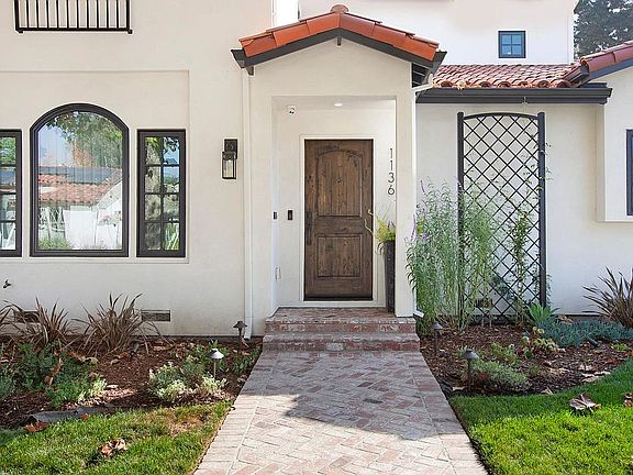 3rd image of 1136 Willow Glen Way
