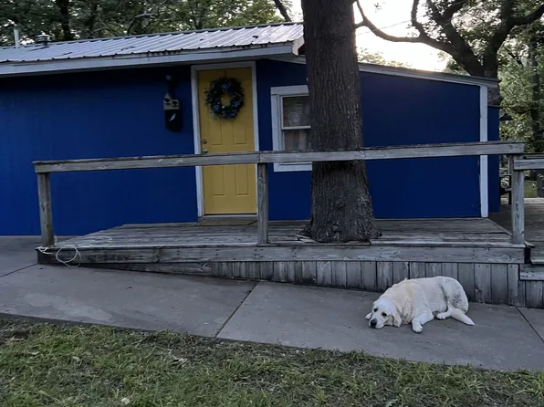 18510 Westside Dr, Erie, KS 66733