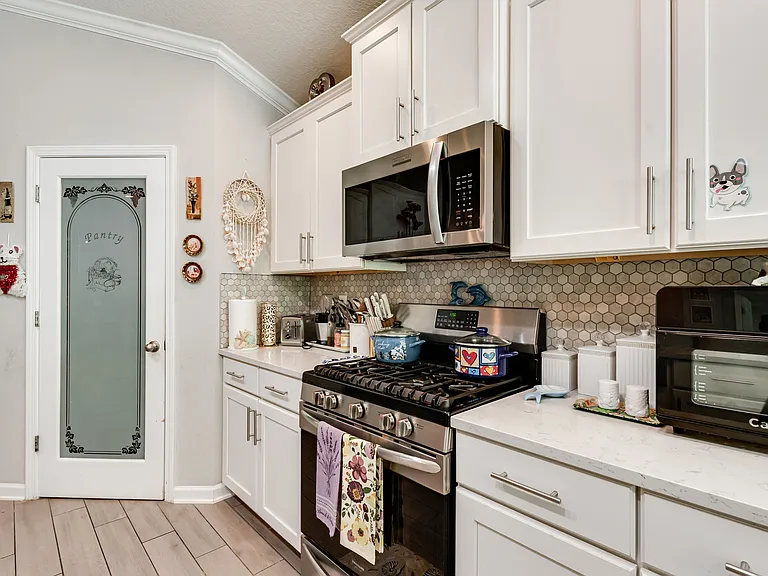 31 Glasgow Dr — Photo 12