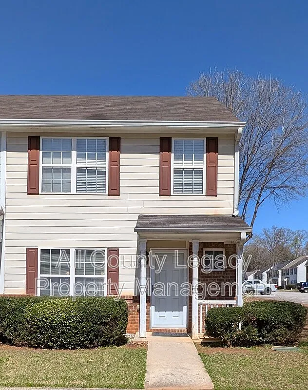 3 bed, 2.0 bath, 2614 sqft, $1,895 — Photo 1