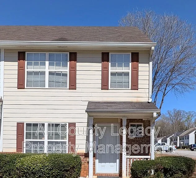 1928 Shawn Wayne Cir SE — Photo 1