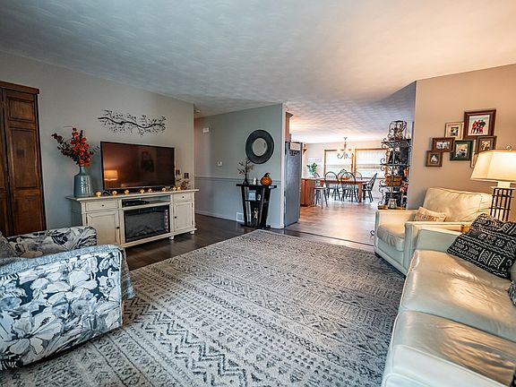 4th image of 8 Coventry Ct