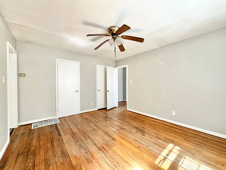 1006 E Side Dr — Photo 10