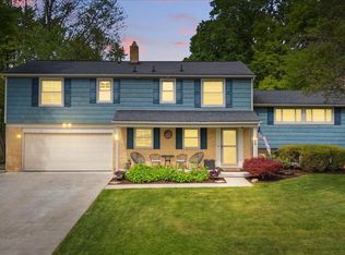 26347 Greythorne Trl, Farmington Hills, MI