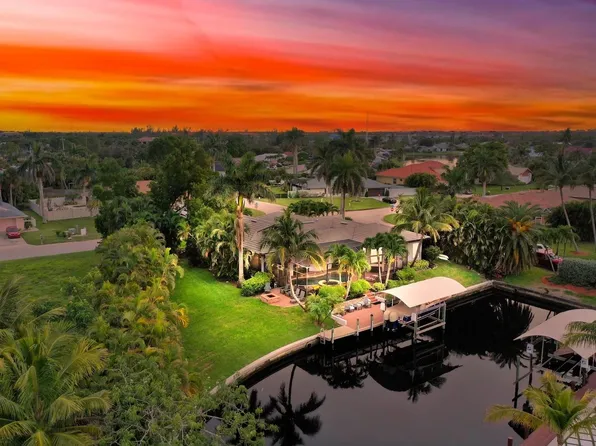 1041 S Town And River Dr, Fort Myers, FL 33919