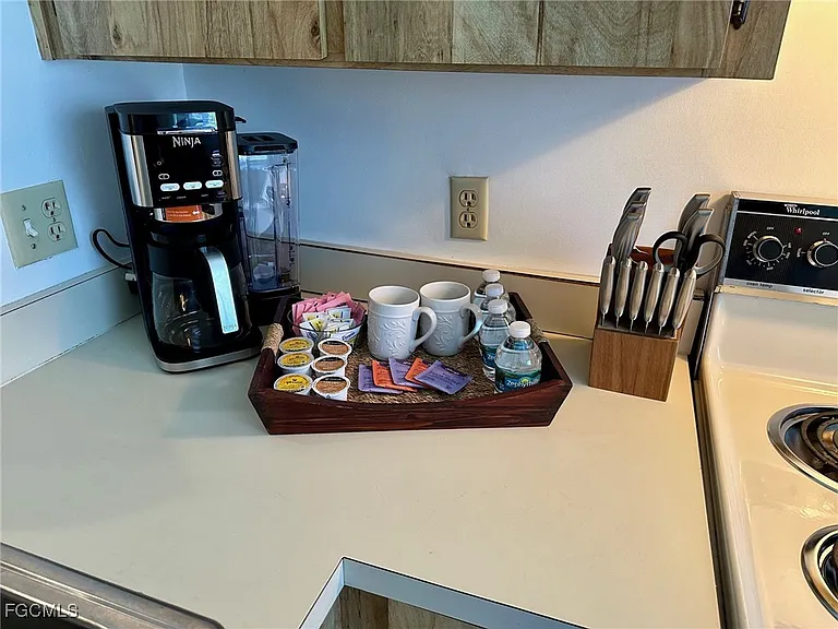 9391 Lennex Ln — Photo 4