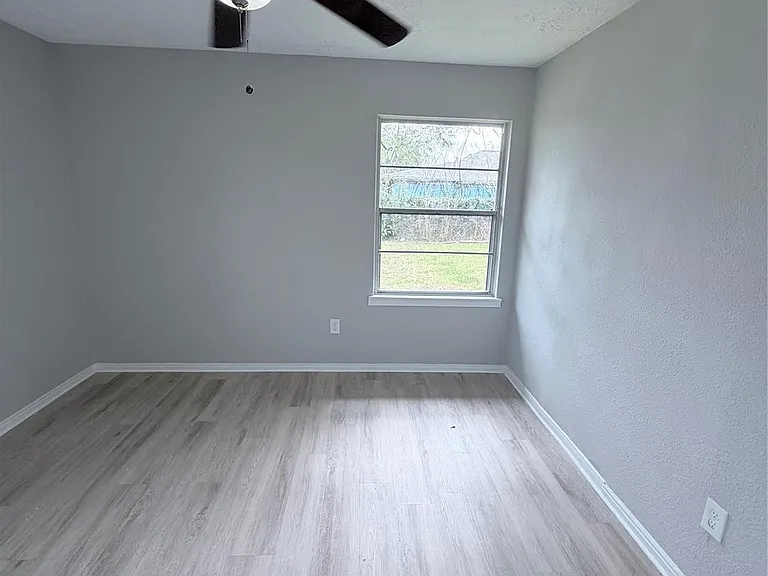 5902 Willow Glen Dr — Photo 13