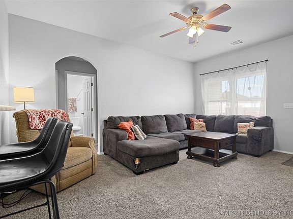 5th image of 23381 S Donna Ln