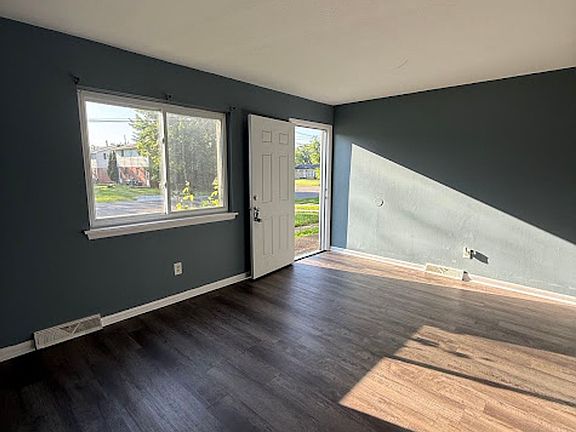 4th image of 3009 Coventry Blvd NE