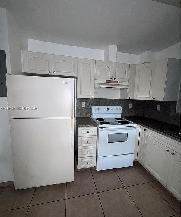 2nd image of 14140 NE 2nd Ct APT 2