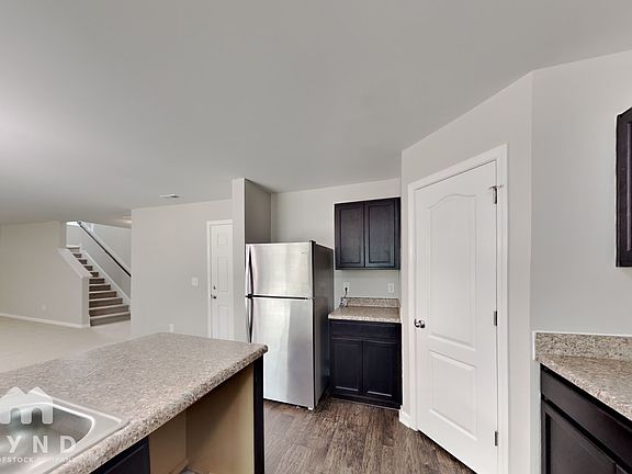 4th image of 126 Forest Bend Way