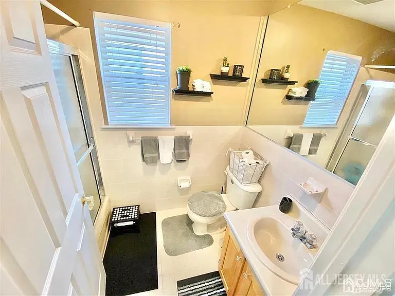 790 Harbortown Blvd — Photo 17