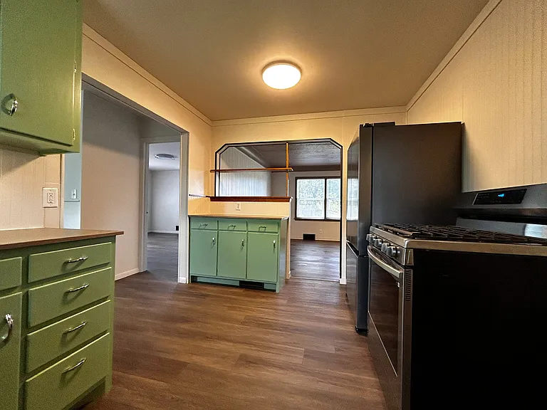 571 W County Rd E #W — Photo 5