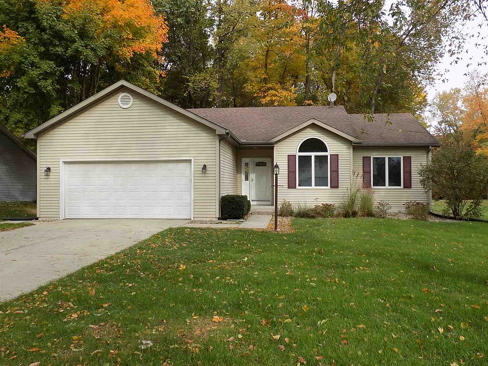 1st image of 23219 Oakleaf Dr N