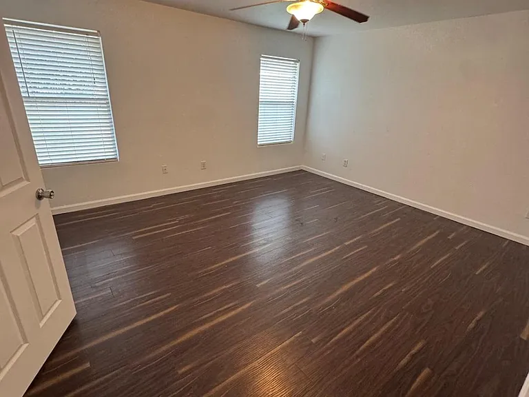 12924 Kingsgate Dr — Photo 12