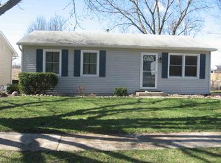 1204 Emerald Dr, Davenport, IA 52804