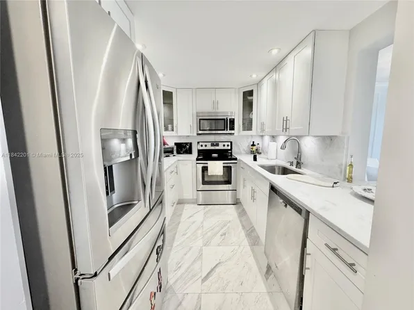 1400 Sheridan St APT 23J, Hollywood, FL 33020