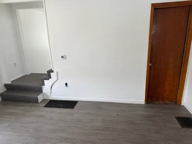 500 Russellwood Ave — Photo 6
