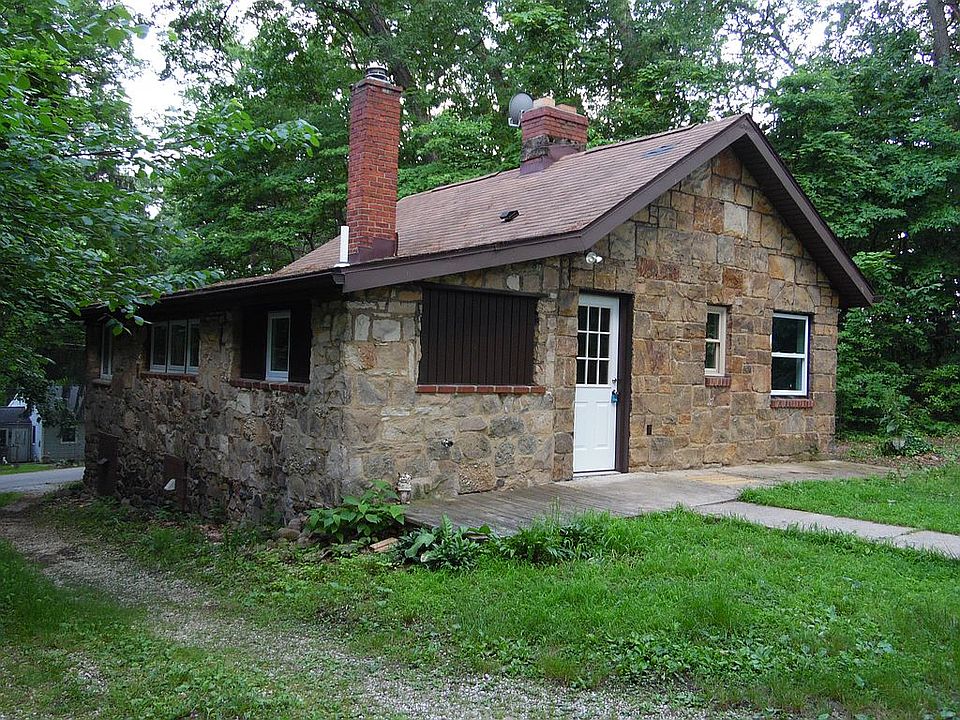 1st image of 411 Wonder Lake Dr