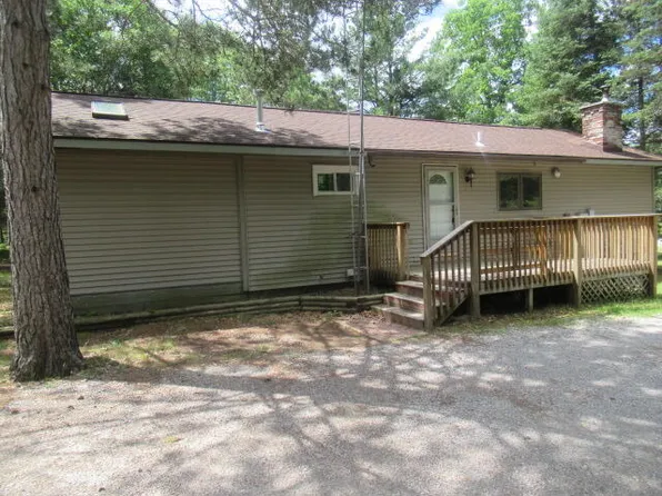 10681 Pines Trl, Roscommon, MI 48653