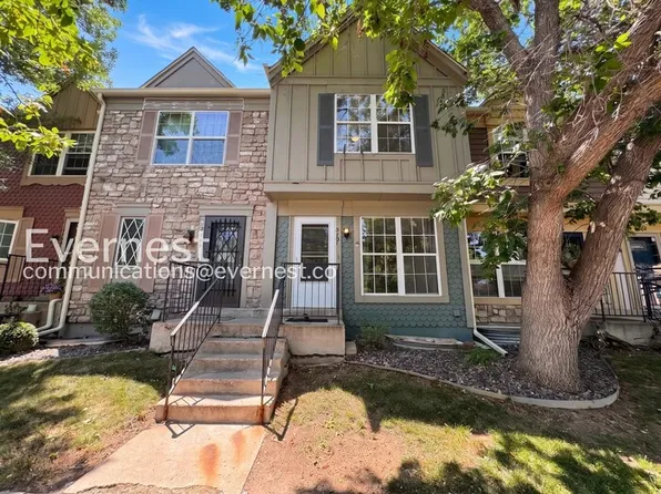 2701 E Nichols Cir, Centennial, CO 80122