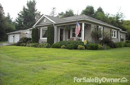 Eat-in kitchen, open to LR