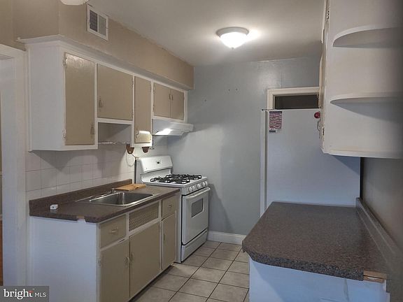 5th image of 6326 Summerdale Ave