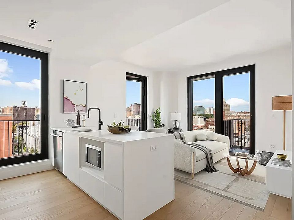 1st image of 212 W 124th St #907