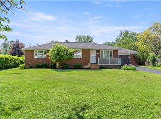 17 Boldt Ct, Orchard Park, NY 14127