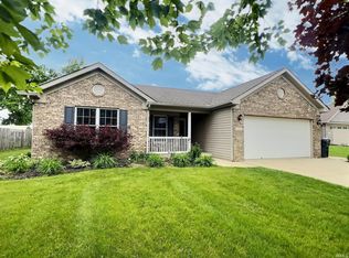 1909 N Sandal Wood Dr, Yorktown, IN 47396