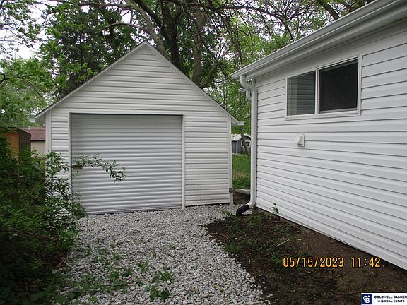 2nd image of 220 S 5th St
