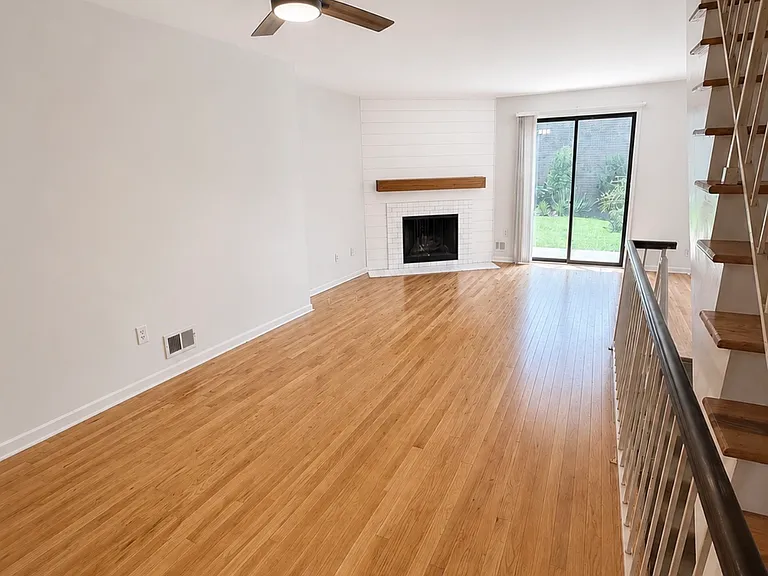 181 Long Hill Rd #P2 — Photo 4