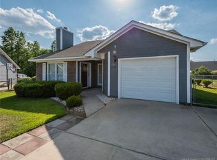 5716 Charbonneau Ct, Fayetteville, NC 28304