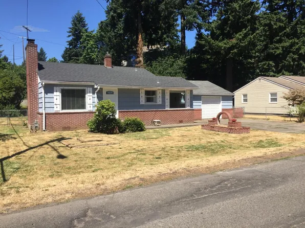 8820 Mount Rainier Dr, Vancouver, WA 98664
