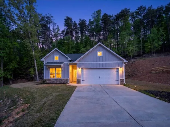 118 Cherokee Dr, Waleska, GA 30183