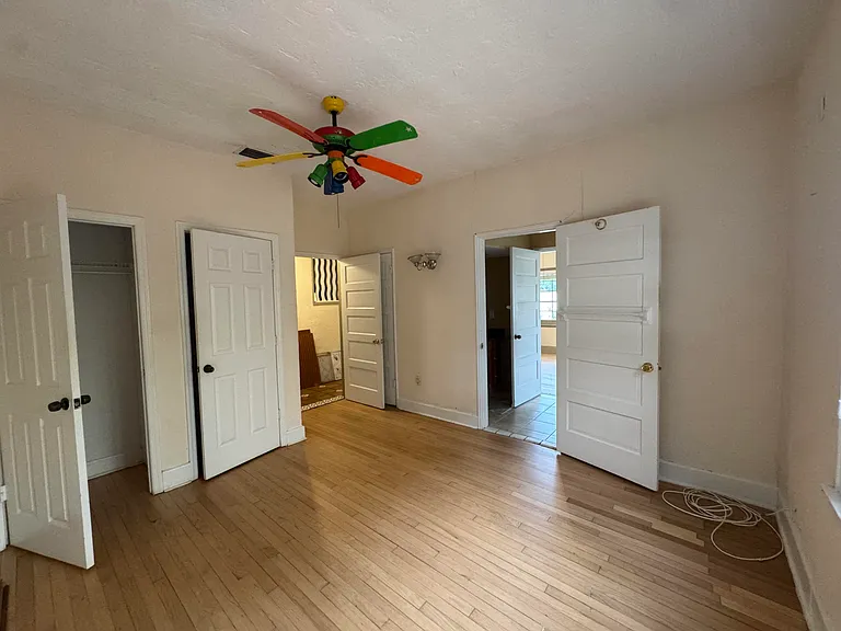 735 Colonial Rd — Photo 21