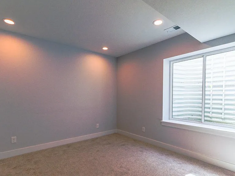 4560 W 13th Ave — Photo 8