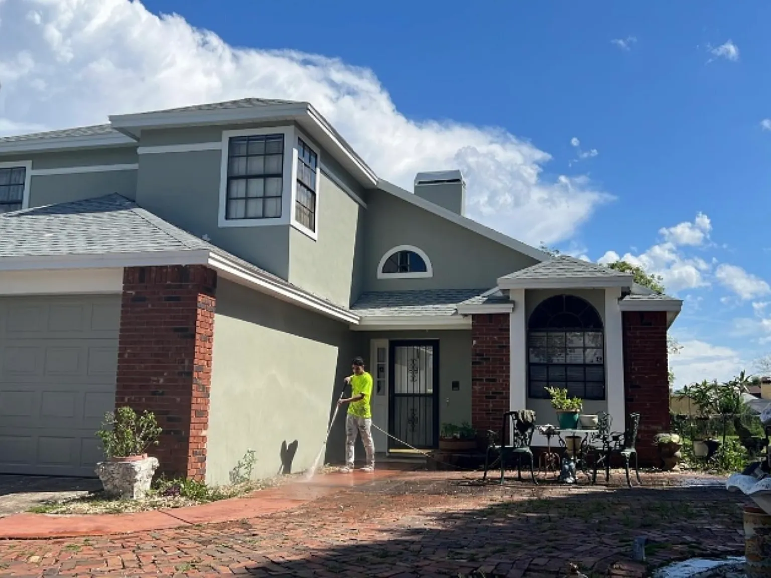 3 bed, 2.5 bath, 1573 sqft, $2,300 — Photo 2