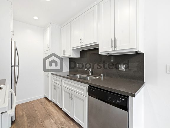 2nd image of 3541 Jasmine Ave APT 2