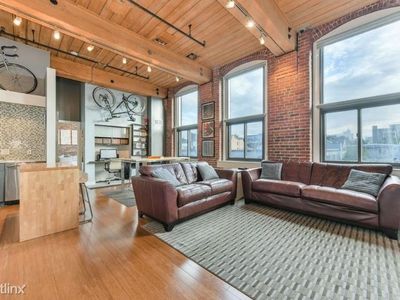 320 W 2nd St APT 202, South Boston, MA, 02127
