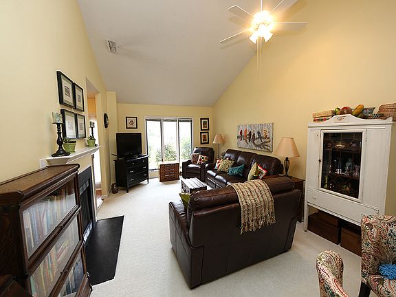 2nd image of 109 Woodbridge Ln