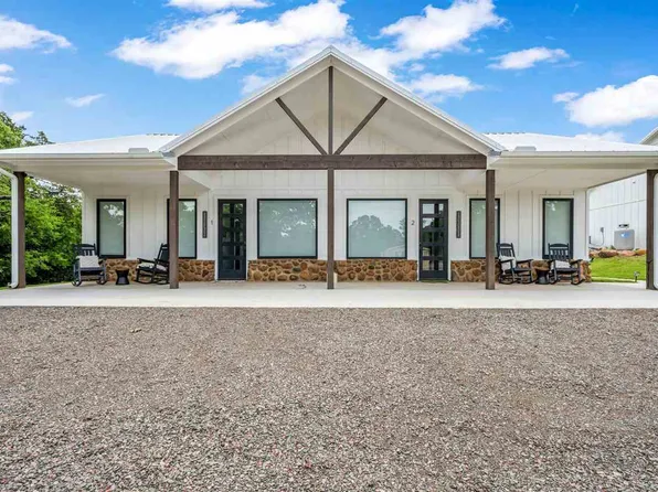 115 N Sheridan St, Medicine Park, OK 73557