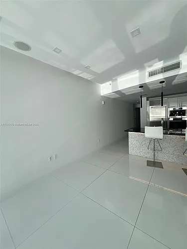 17121 Collins Ave Photo 1