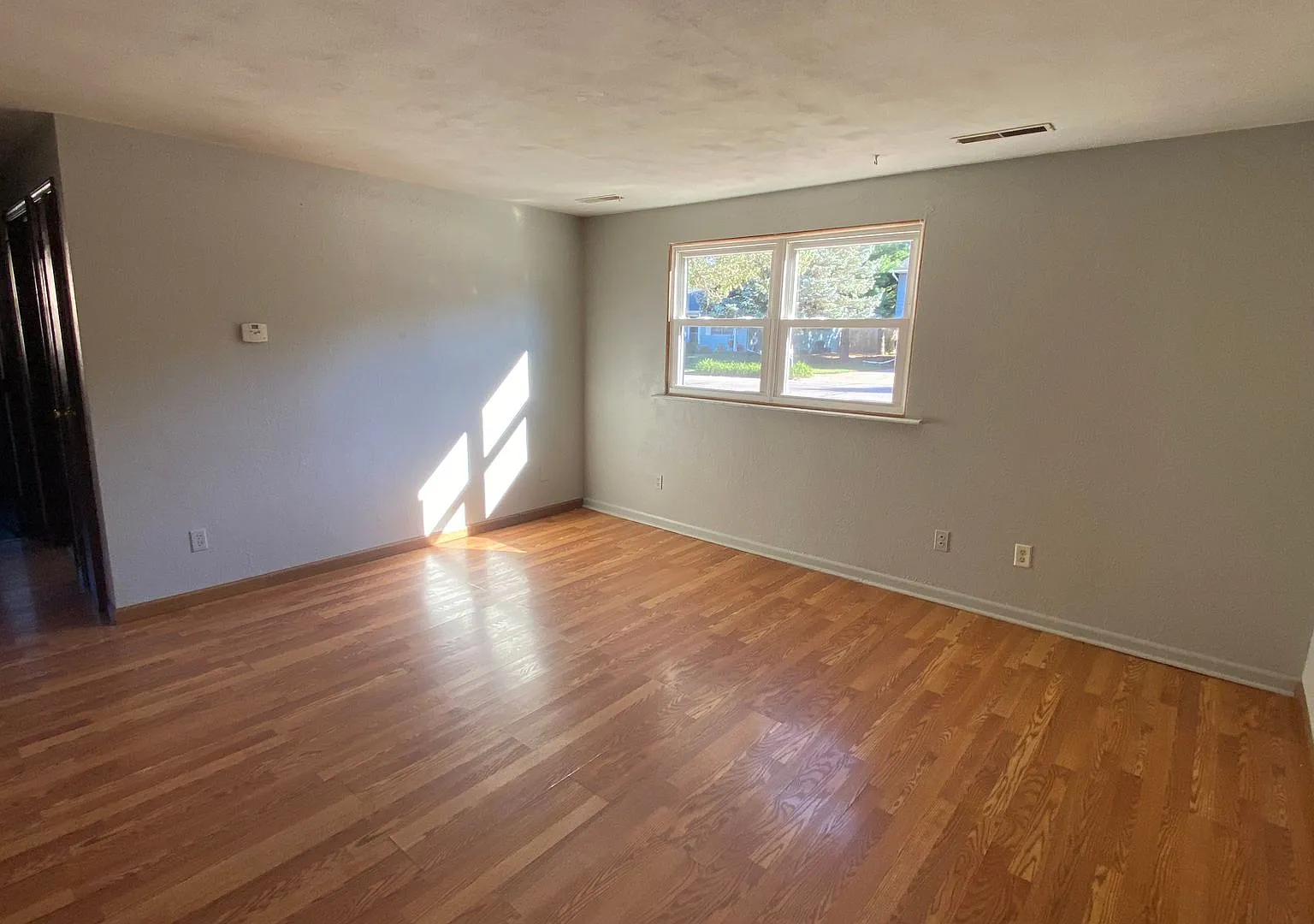 1211 W Chestnut Street — Photo 4