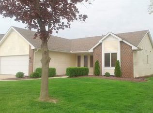 7925 Red Clover Ln, Fort Wayne, IN 46815