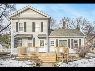 610 W Clinton St, Howell, MI 48843