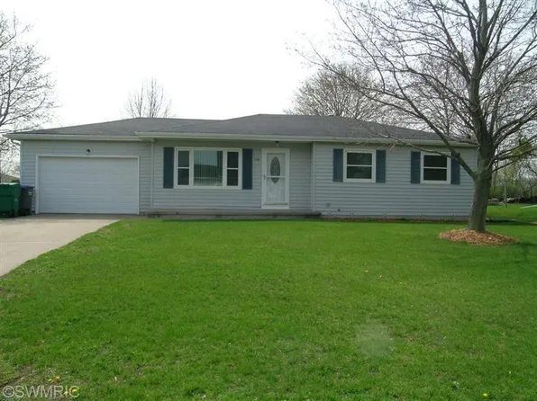 1106 Greenlawn Dr, Sturgis, MI 49091