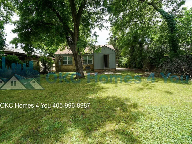 3733 NW 15th St — Photo 16