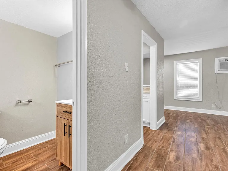 1423 Hawthorne St #2 — Photo 9