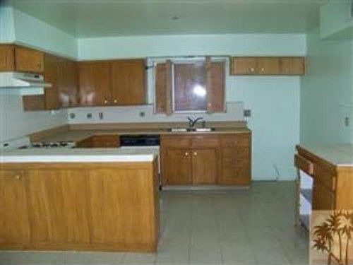 4th image of 12700 Beech Ave